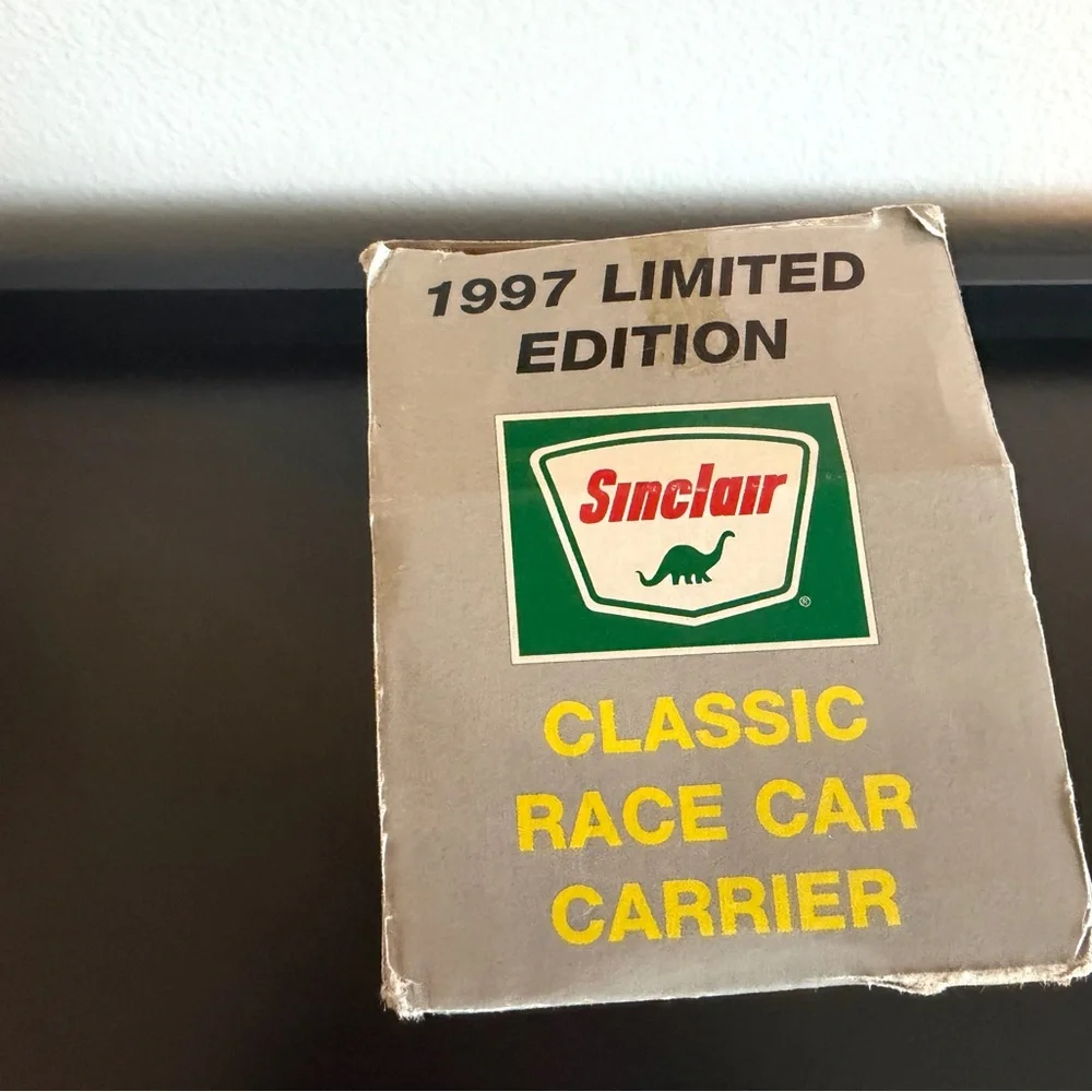 Sinclair SG-2000 Toy Truck and Race Car - Green and White